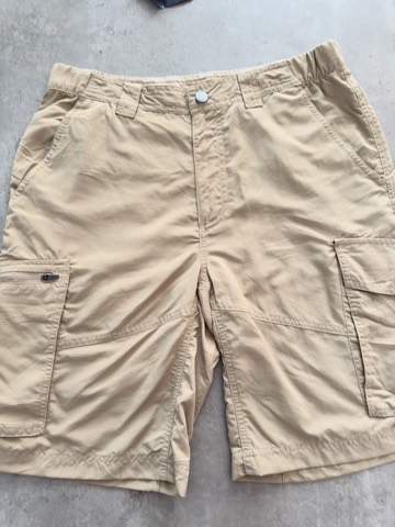 Columbia Beige Shorts