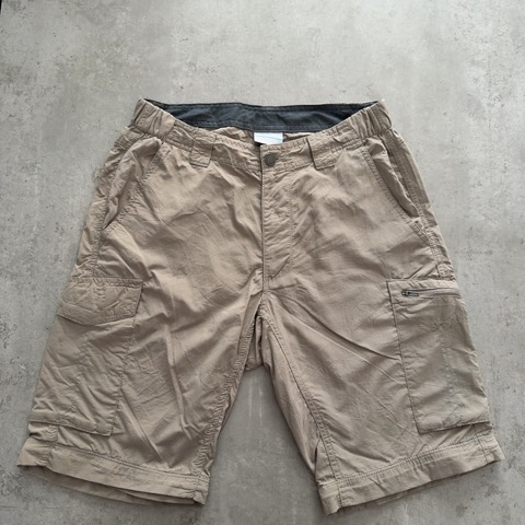 Columbia Beige Cargo Shorts
